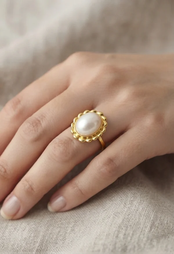 Vintage Oval Pearl Scalloped Cocktail Ring