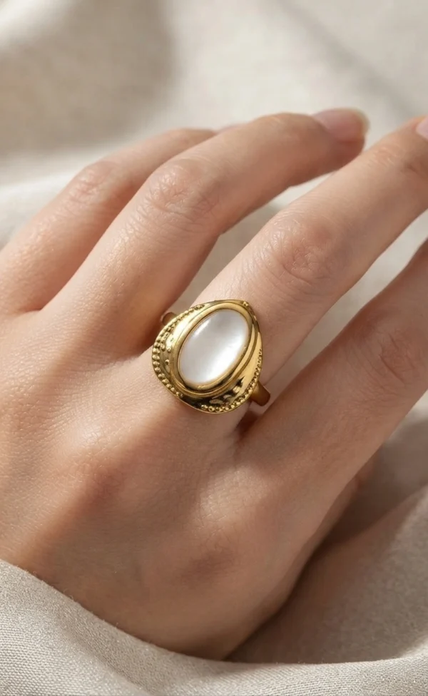 Mother of Pearl Teardrop Cocktail Ring